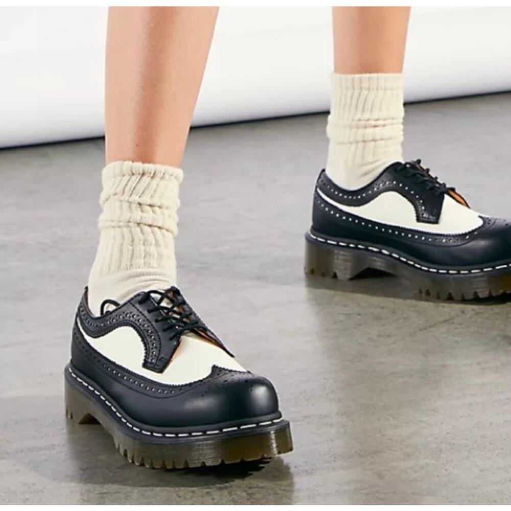 Dr. Martens 3989 Bex Smooth Leather Brogue Shoes